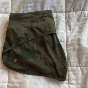 Camo Lululemon Run: Speed Short *4-way Stretch
